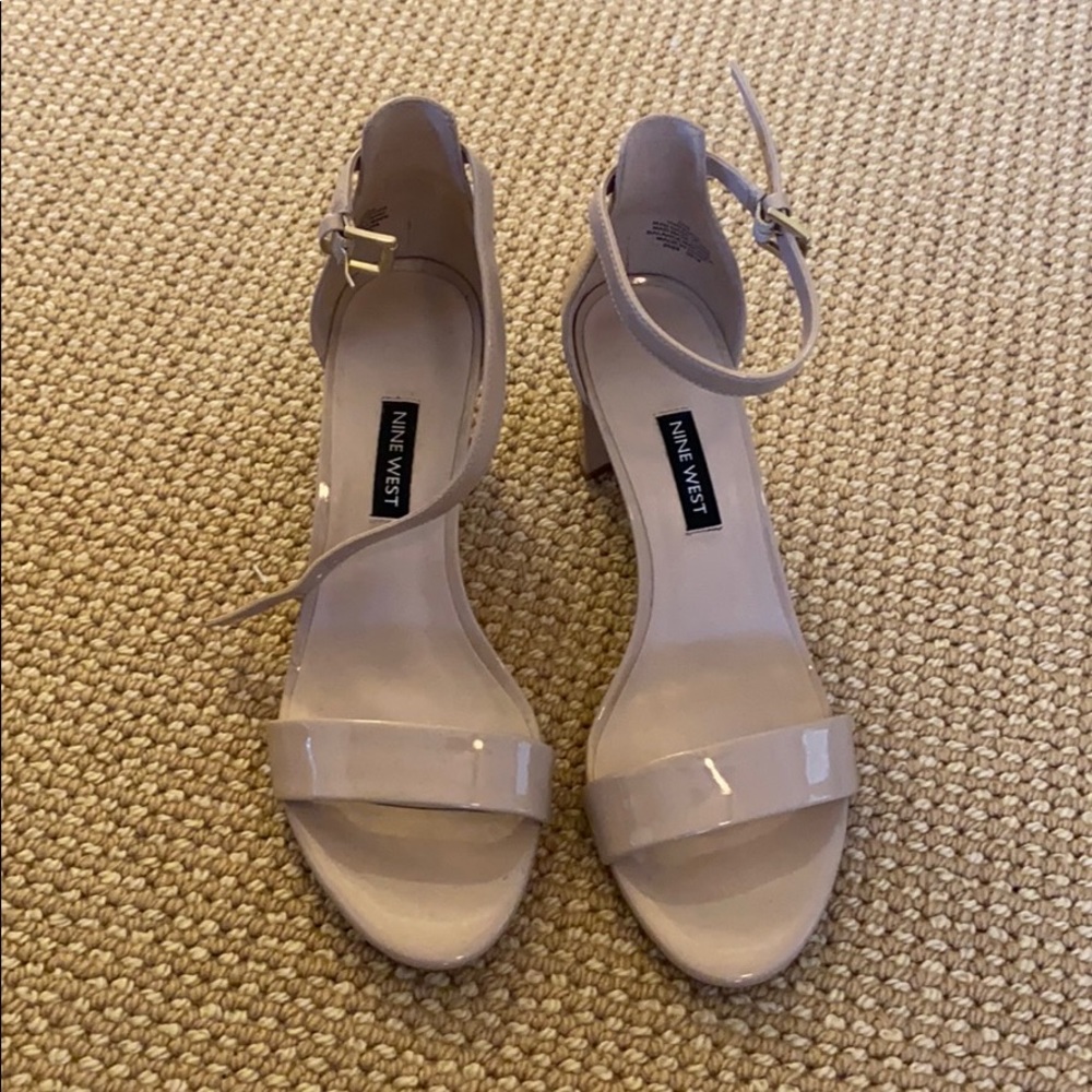 Nine West kitten heels size 7.5